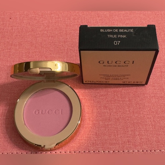 Gucci Luminous Matte Powder Blush in 07 True Pink - Picture 1 of 2